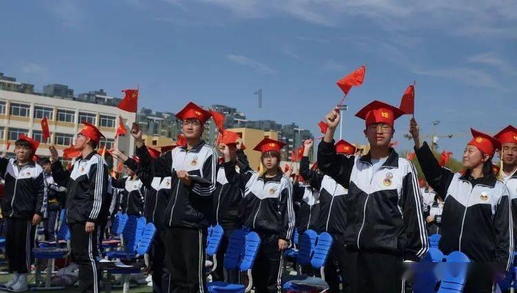 篮协介入调查辽粤大战:杨宏峰遭严厉处分,杜锋幽默发言成话题!
